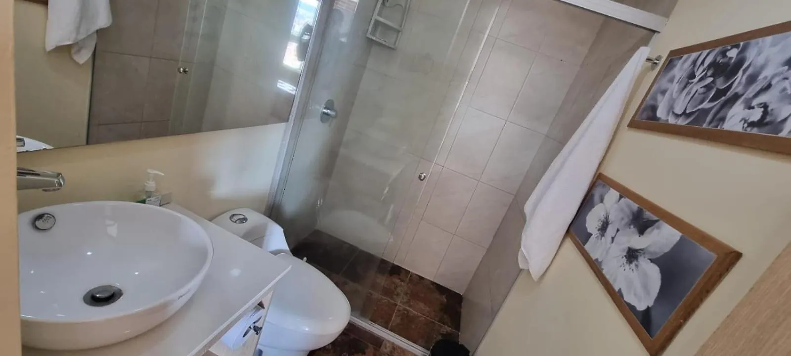 Laureles 16Th Floor Stylish Spring City Treat Medellin Apartment